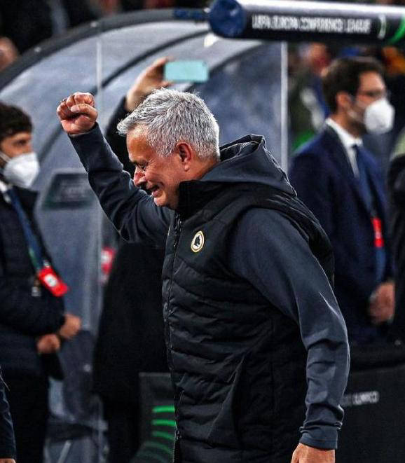 穆里尼奥告别葡超:昔日战术大师的双线崩盘与更衣室危机