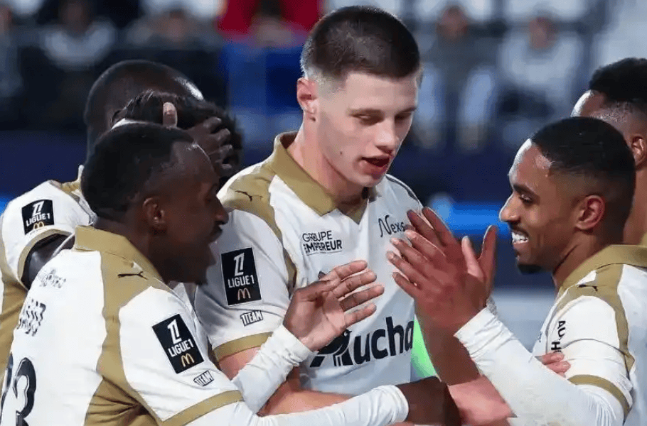 5-0此战改写法甲榜首:这匹黑马凭何把大巴黎挤下去?